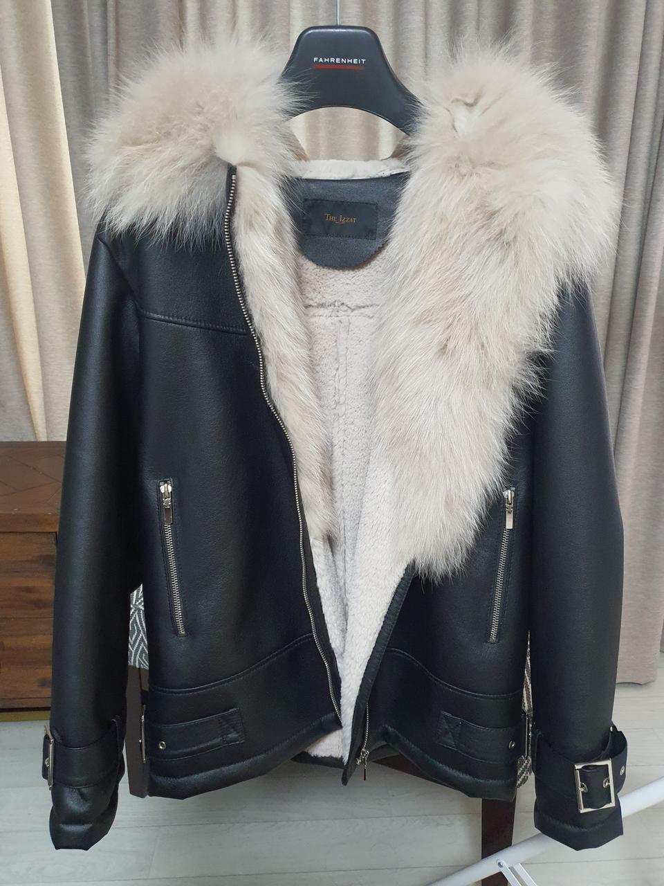 더아이잗 무스탕