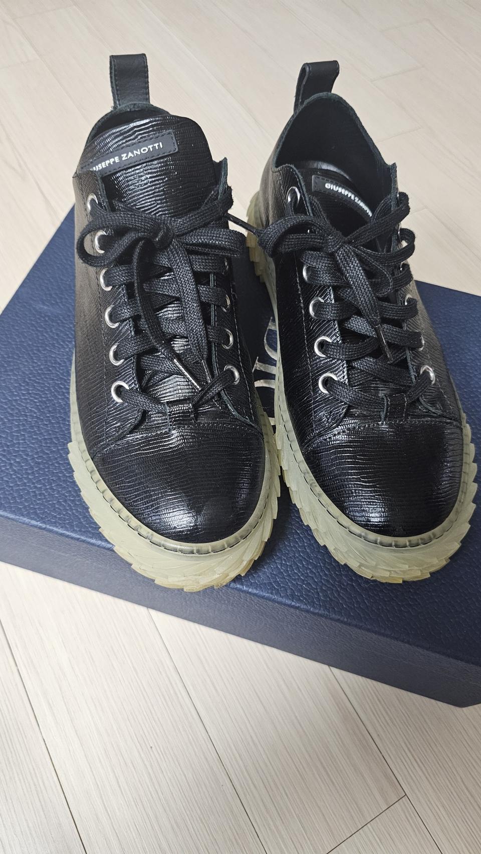 쥬세페자노티  스니커즈  43