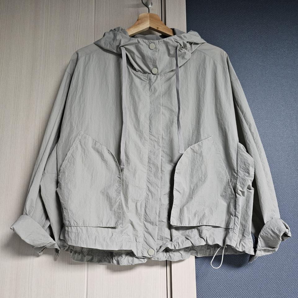 [새제품] 포인트포켓 바스락 숏 크롭 후드점퍼