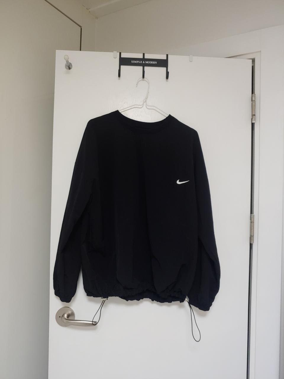 나이키바스락맨투맨