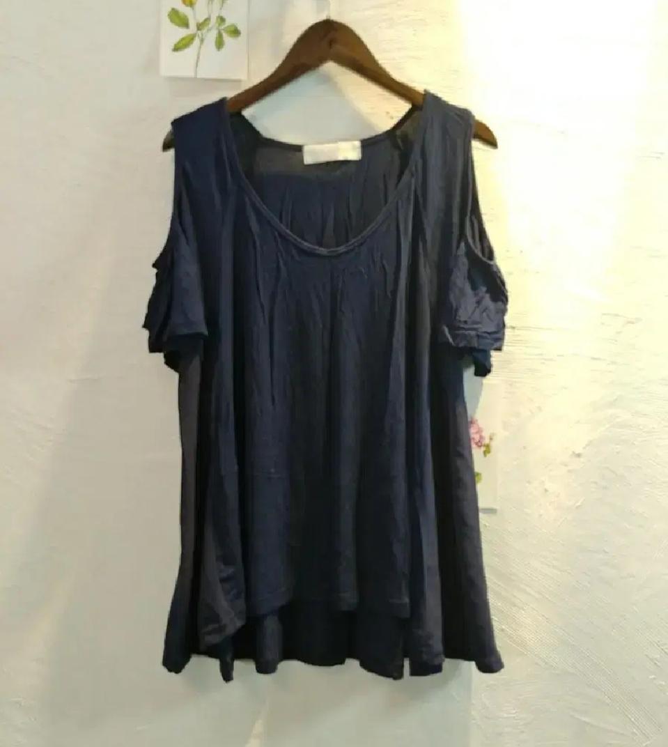 어깨 트임 티셔츠 (66~77)