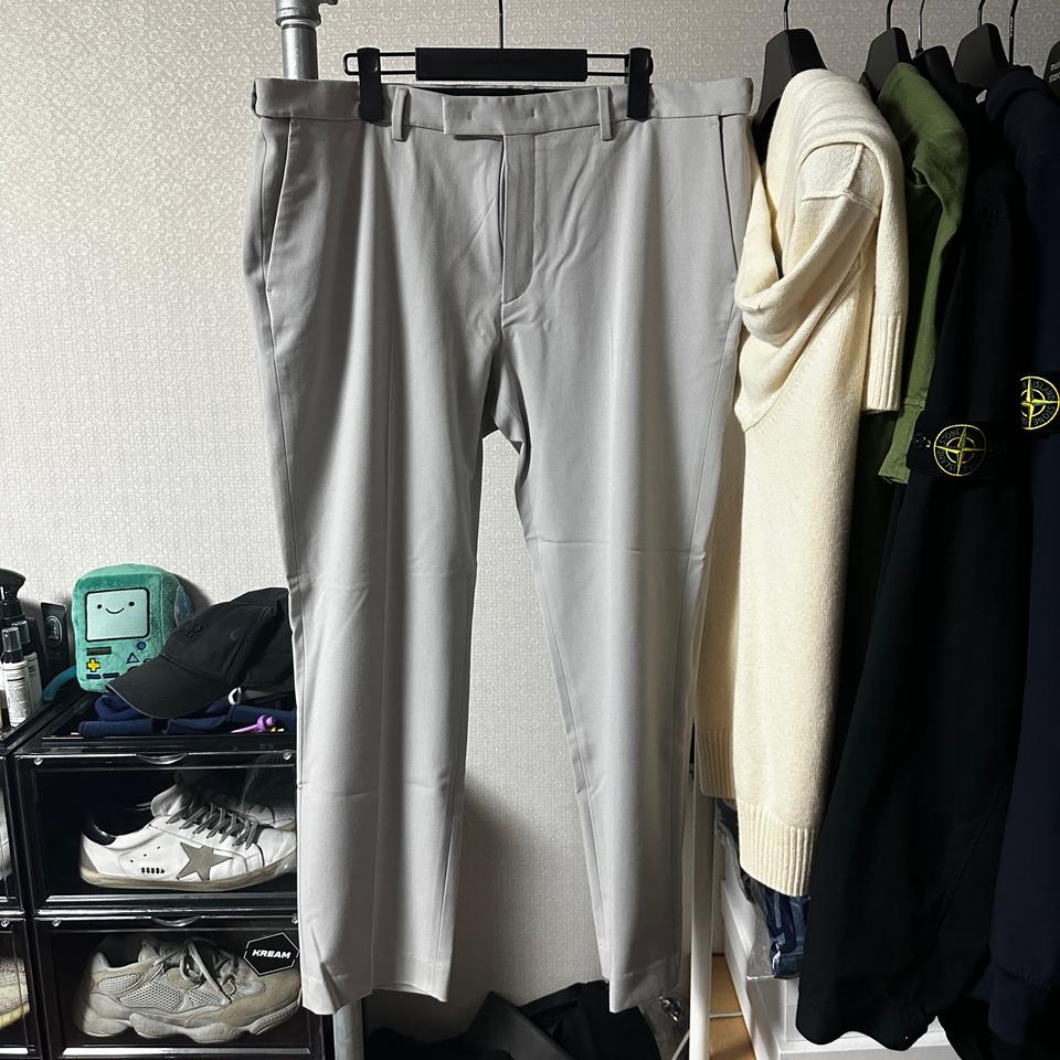 (새상품)무탠다드 테이퍼드 히든 밴딩 크롭 슬랙스 판매합니다.