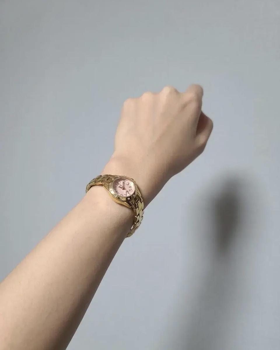 게스 여성용 손목시계