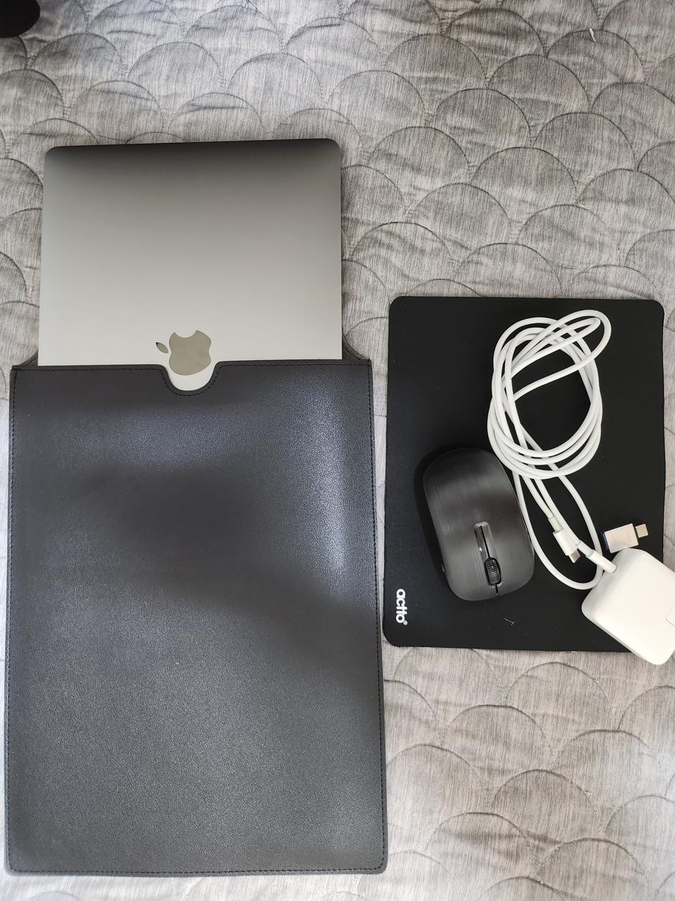 맥북 M1 스페이스그레이 8/256 저렴히 판매합니다