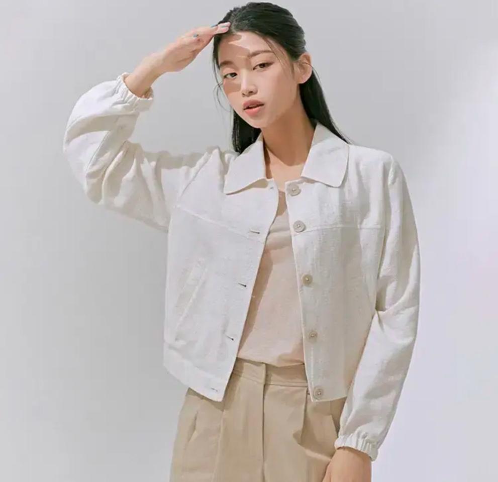 (새상품)미쏘 밑단 밴딩 맥자켓형 트러커