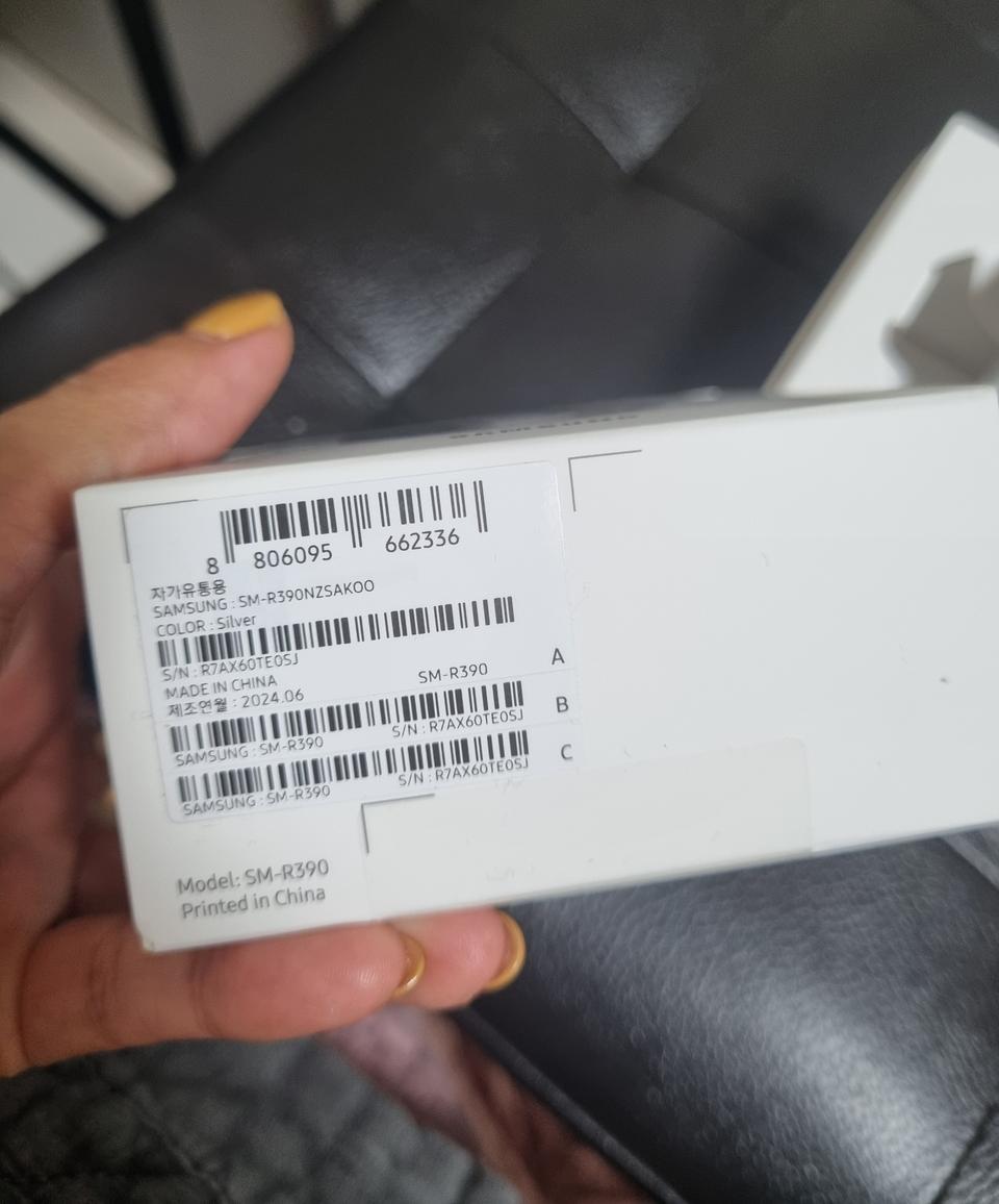 갤럭시 핏3 실버 SM-R390 풀세트 박스 구성 새상품입니다