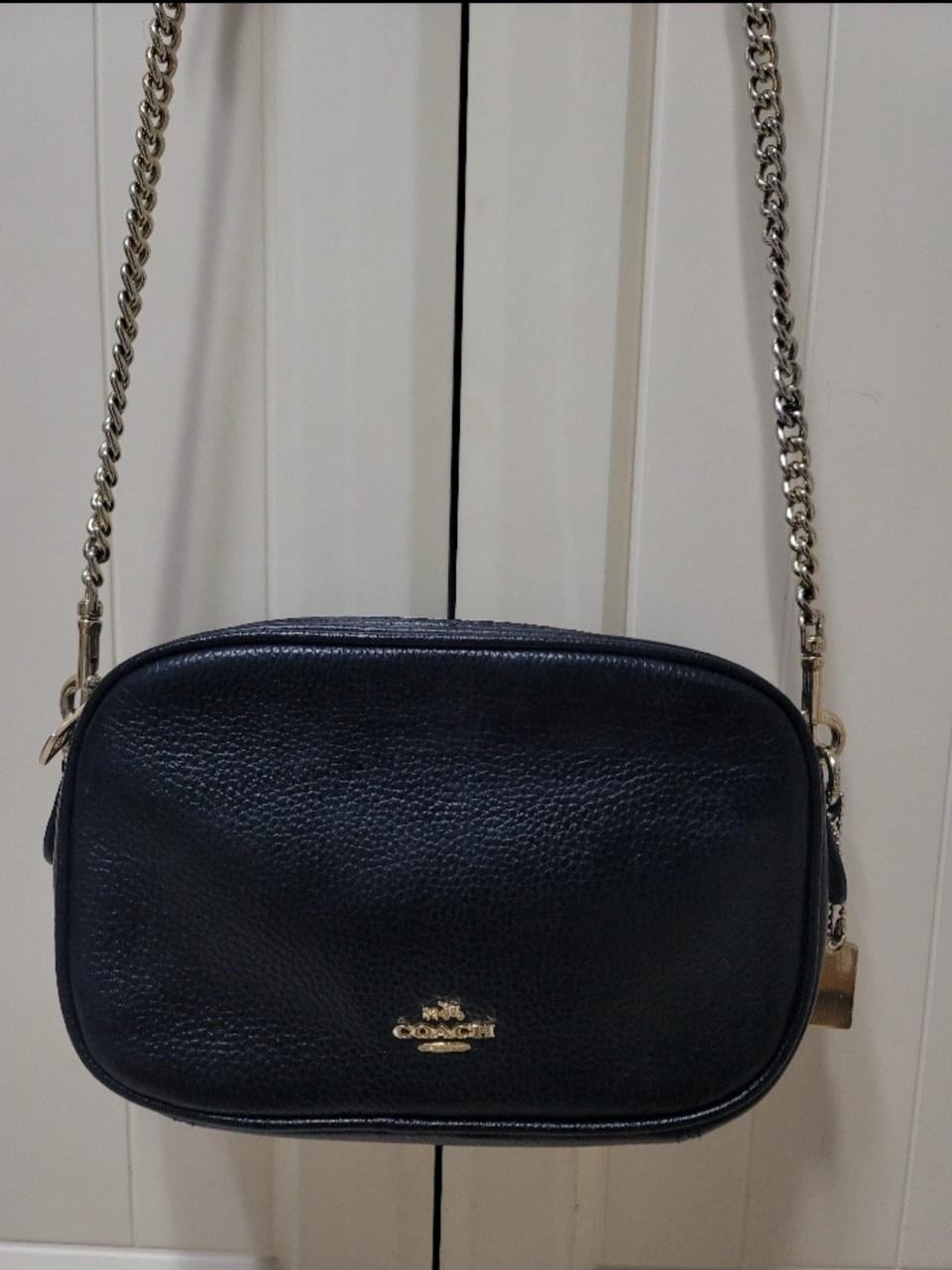 코치 체인크로스백