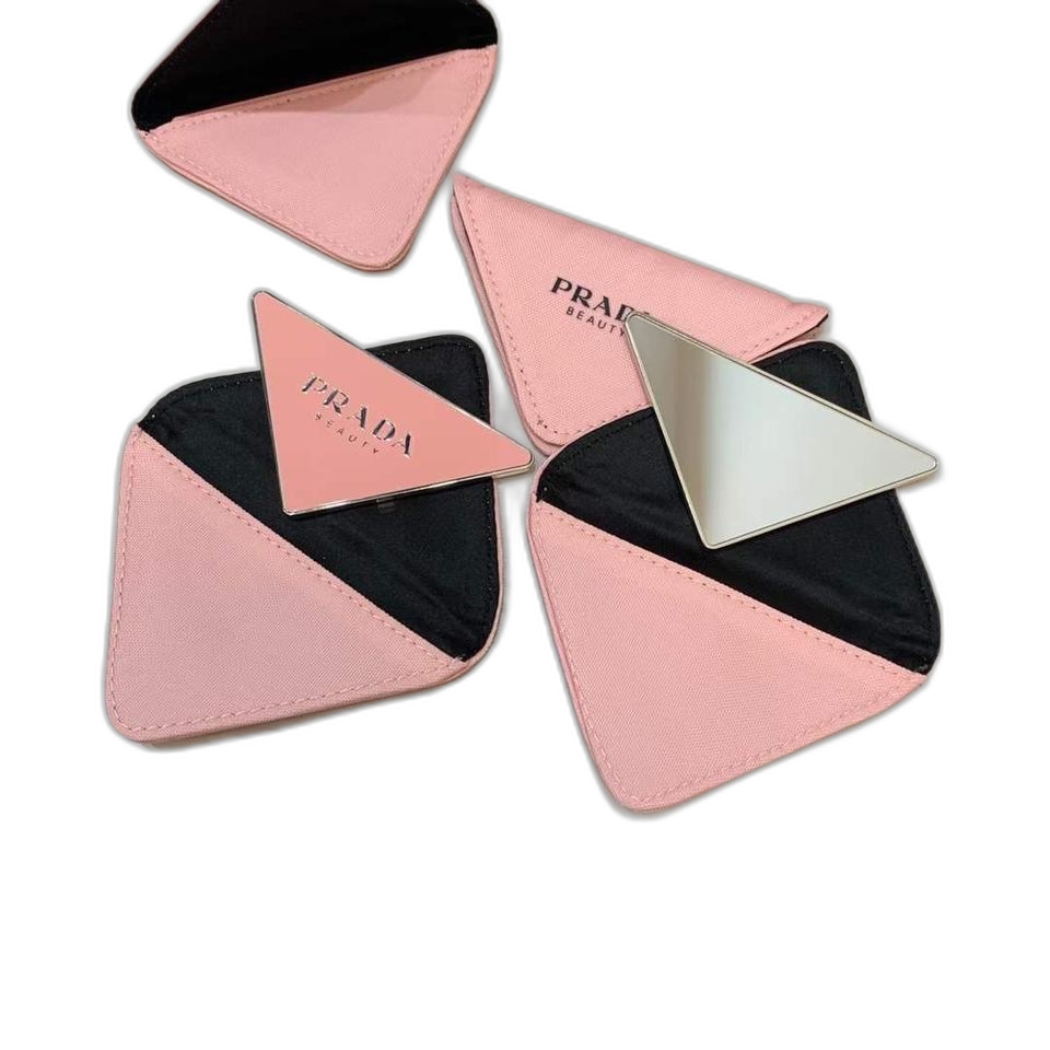 프라다 삼각 거울