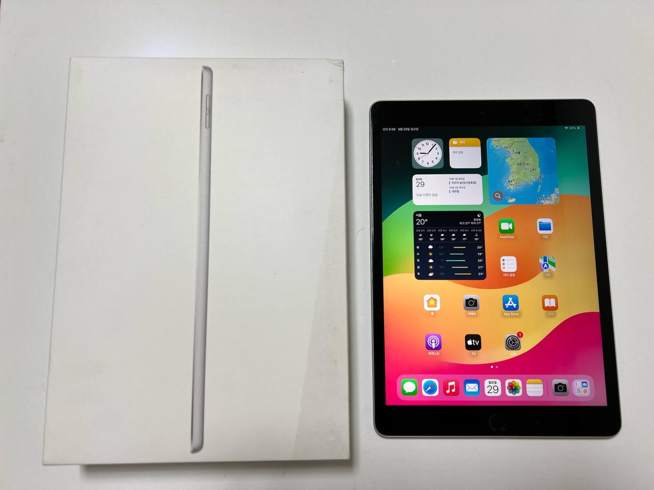 아이패드 9세대 + 충전기 / 박스