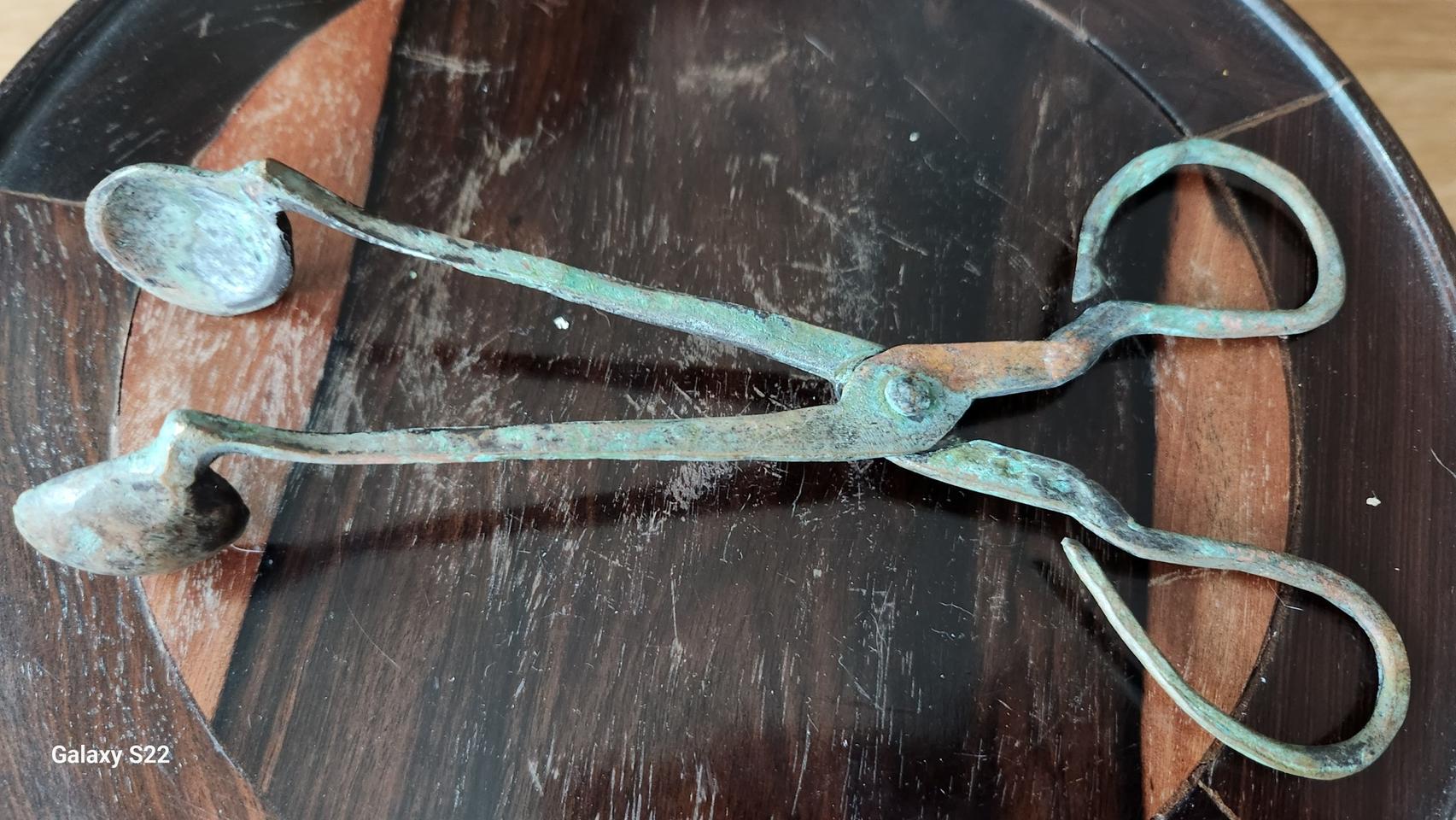 오래된 촛불끄는가위