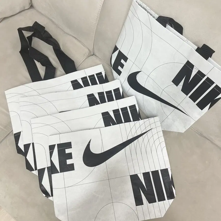 나이키 리유저블백 숄더백 에코백. 스몰.