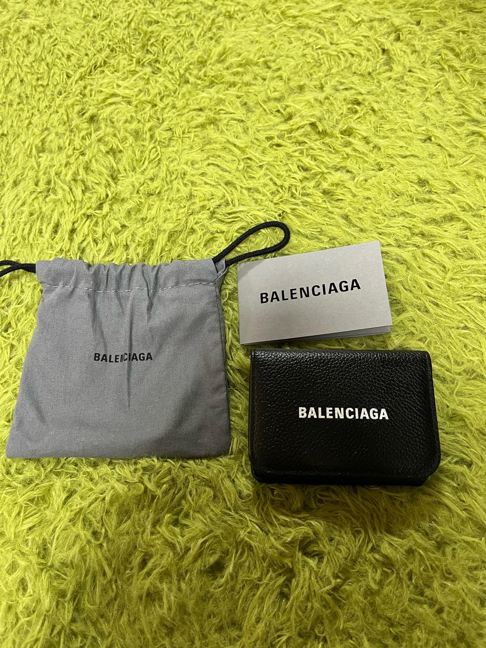 발렌시아가 중지갑 (새상품급)