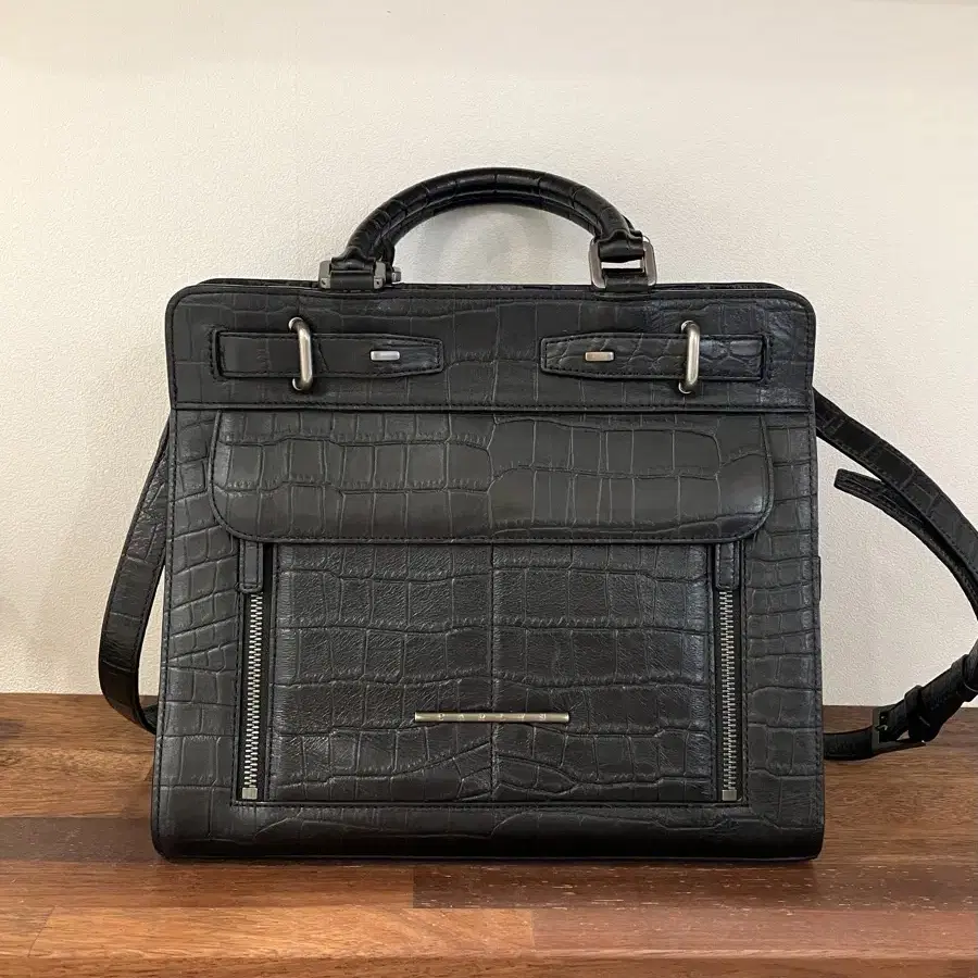 칼린 블랙크로스백 핸드백