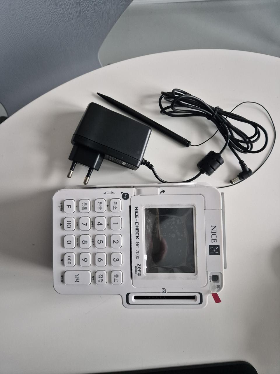 2인치카드단말기 약정없이 관리해드립니다.