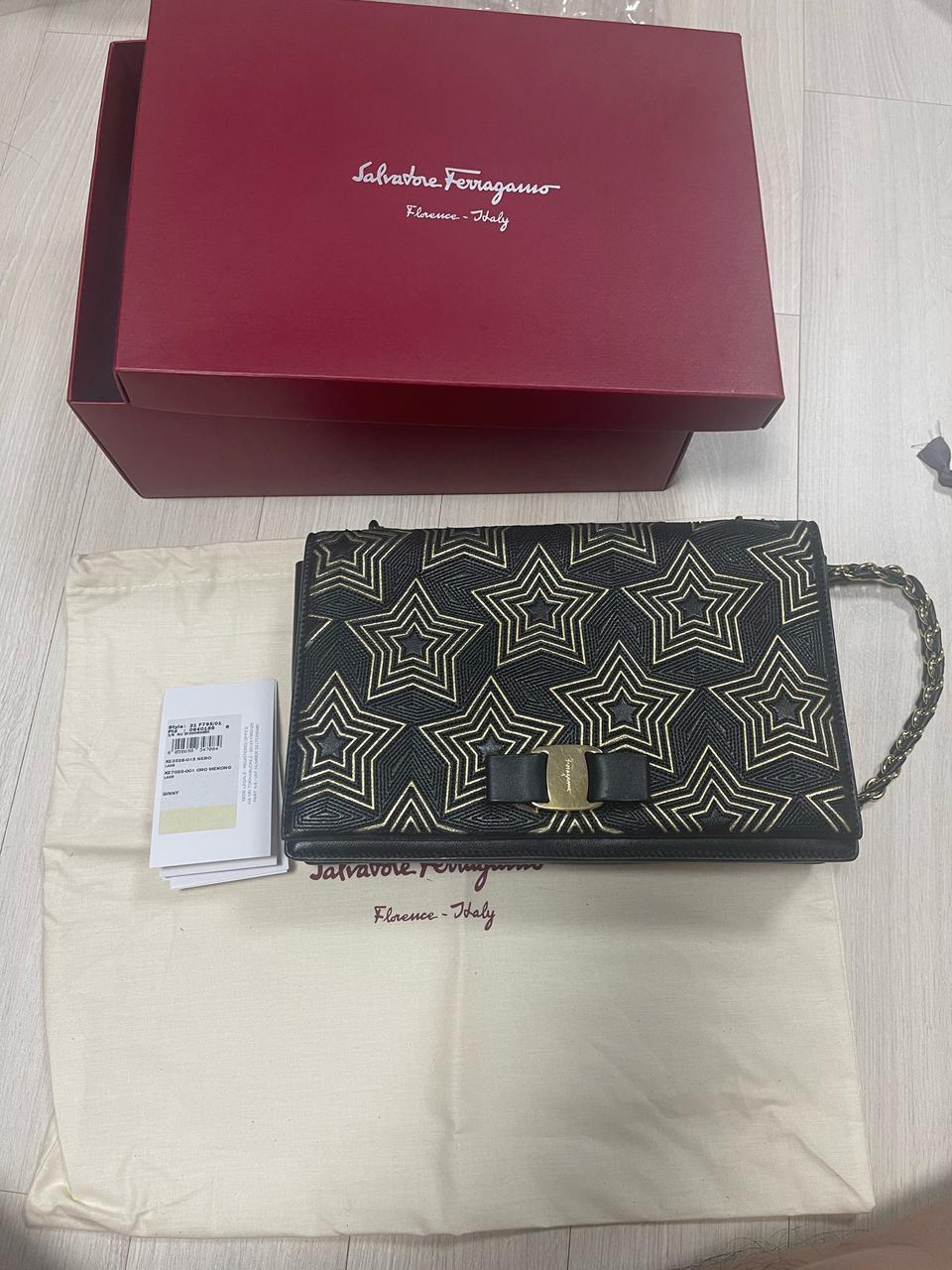 페레가모 / 블랙 별 지니백