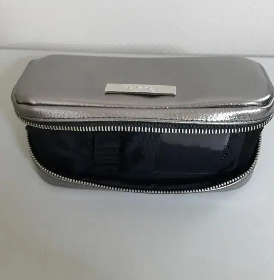 새상품- gracia멀티화장품케이스-메탈실버