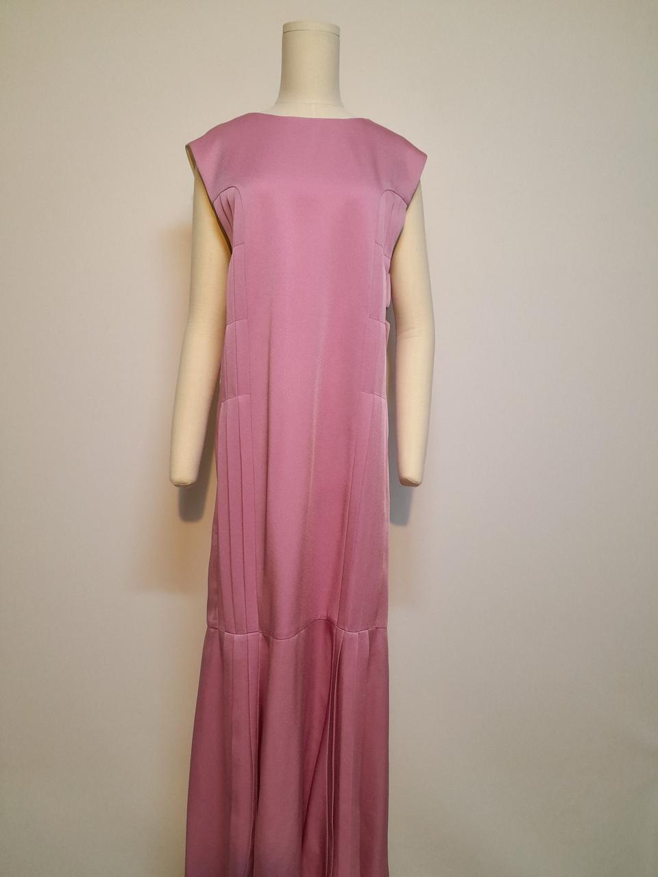 럭키슈에뜨  아세테이트혼방 플리츠 슬릿 맥시롱 원피스