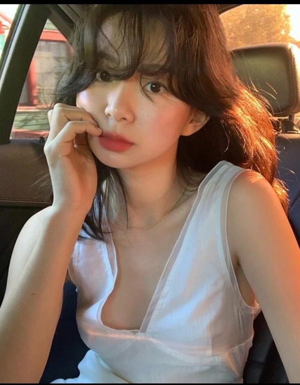 피버가 입은 파르벵 원피스