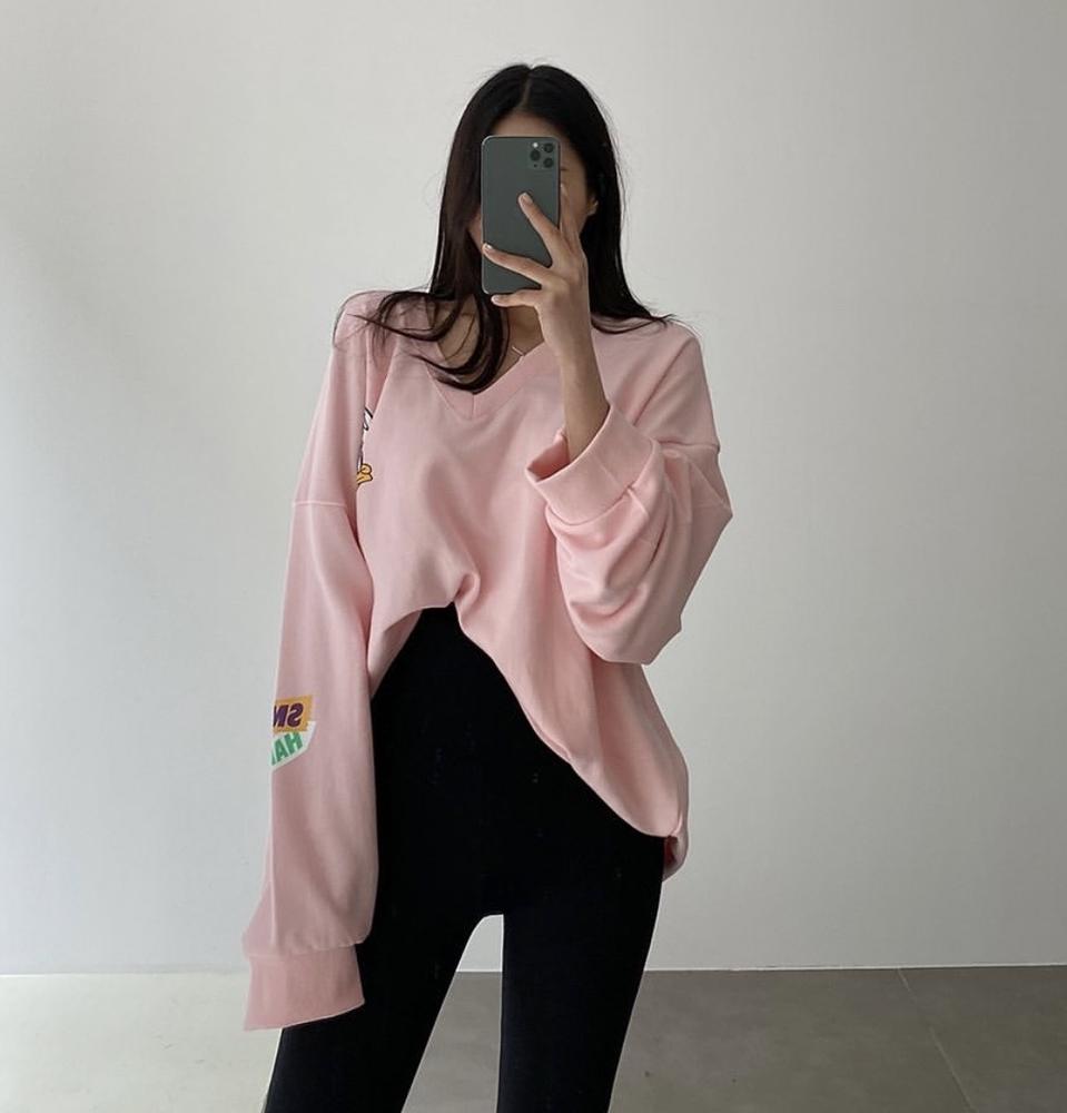 매너티 브이넥 오버핏 맨투맨