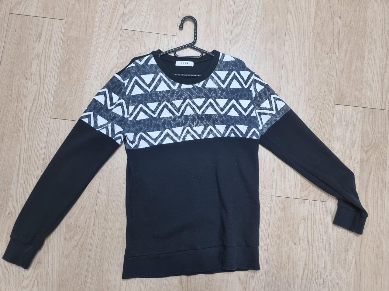 남자 맨투맨 티셔츠 팝니다