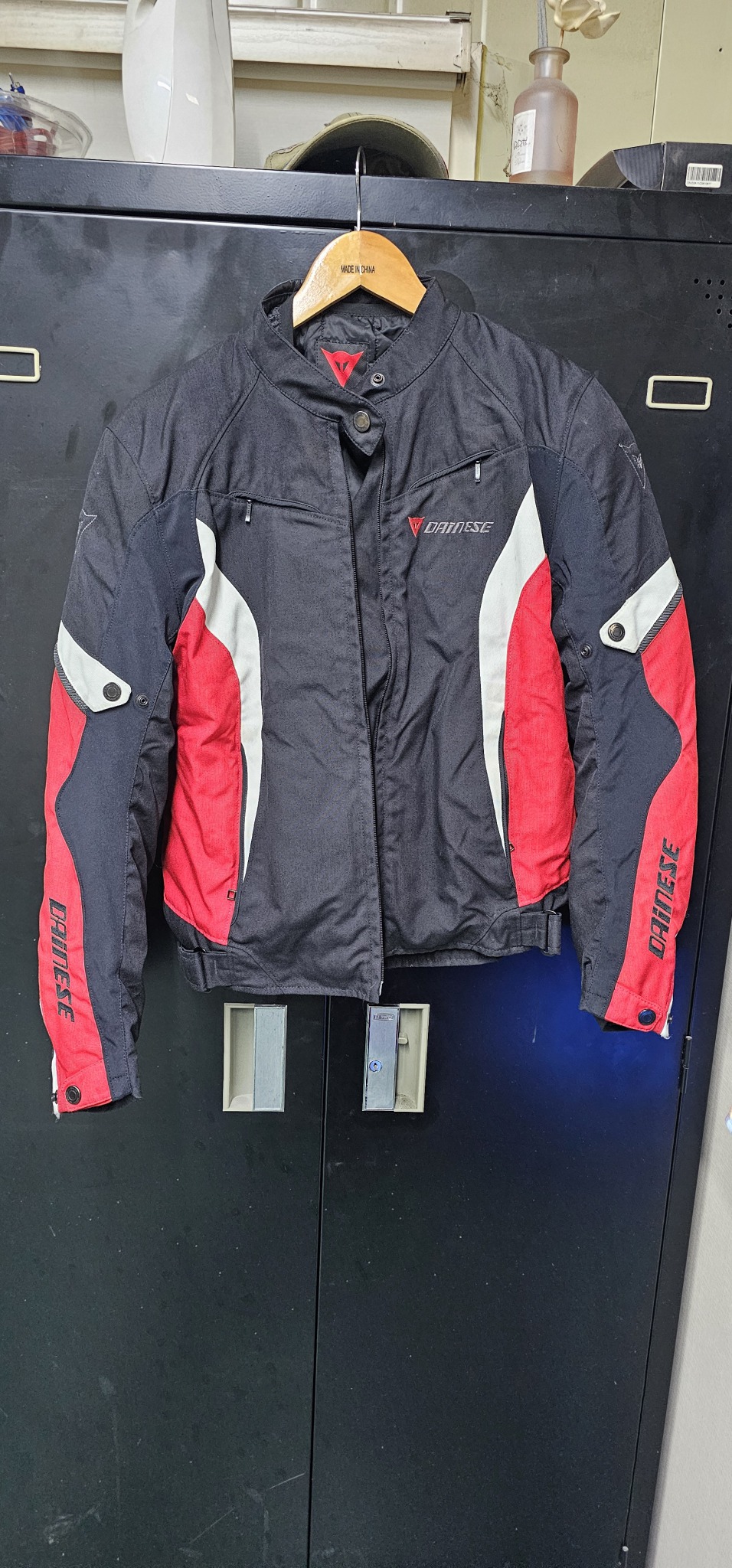 다이네즈 여성용 3계절용자켓과 열선조끼 팝니다