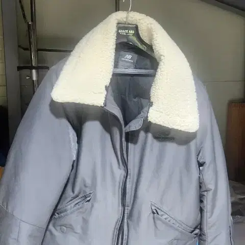 뉴발란스 패딩 무스탕 95