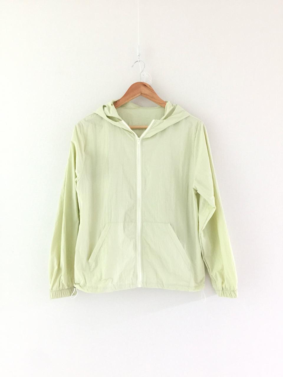 (새) 연한 연두빛 스트링 후드 바람막이 집업 자켓