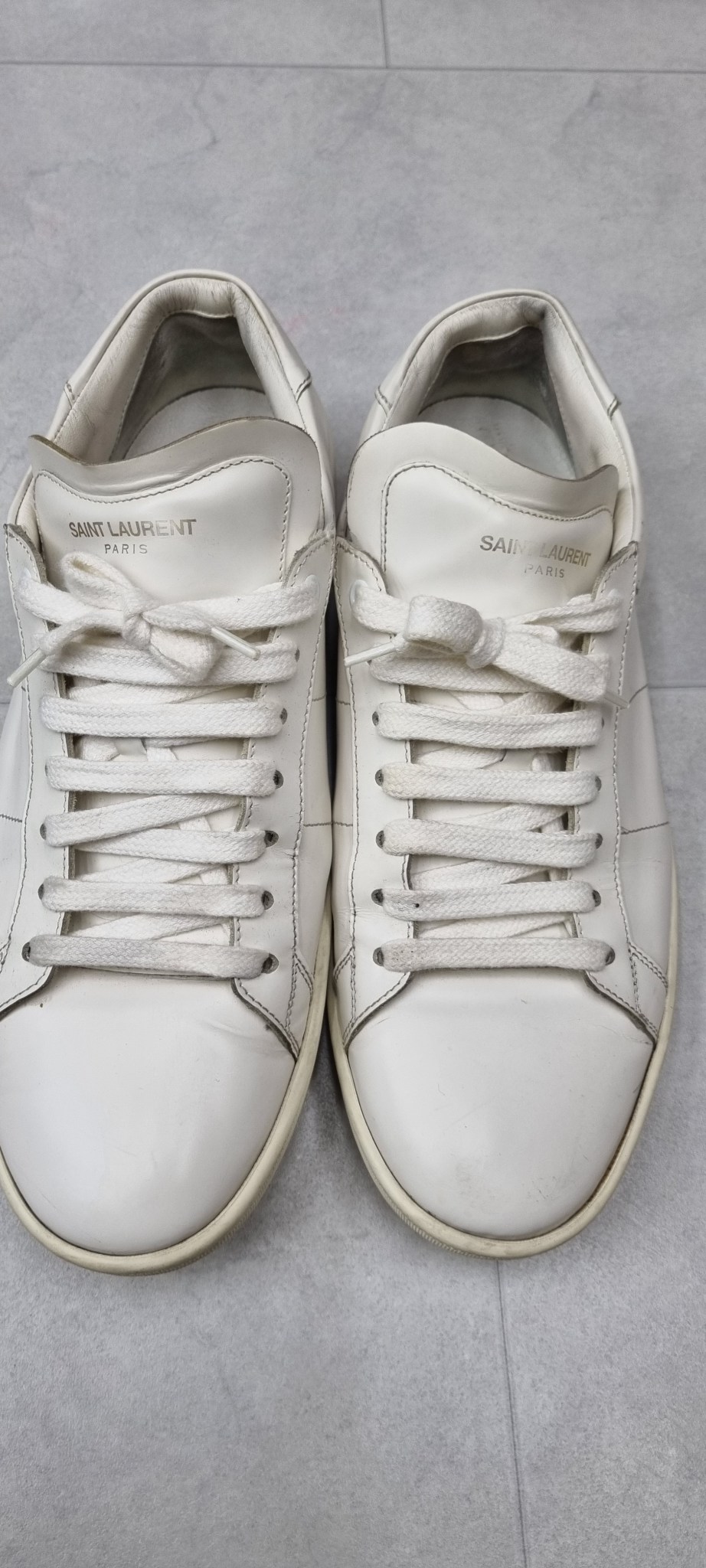 생 로랑 스니커즈