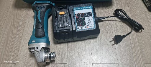 마끼다 충전그라인더 dga402