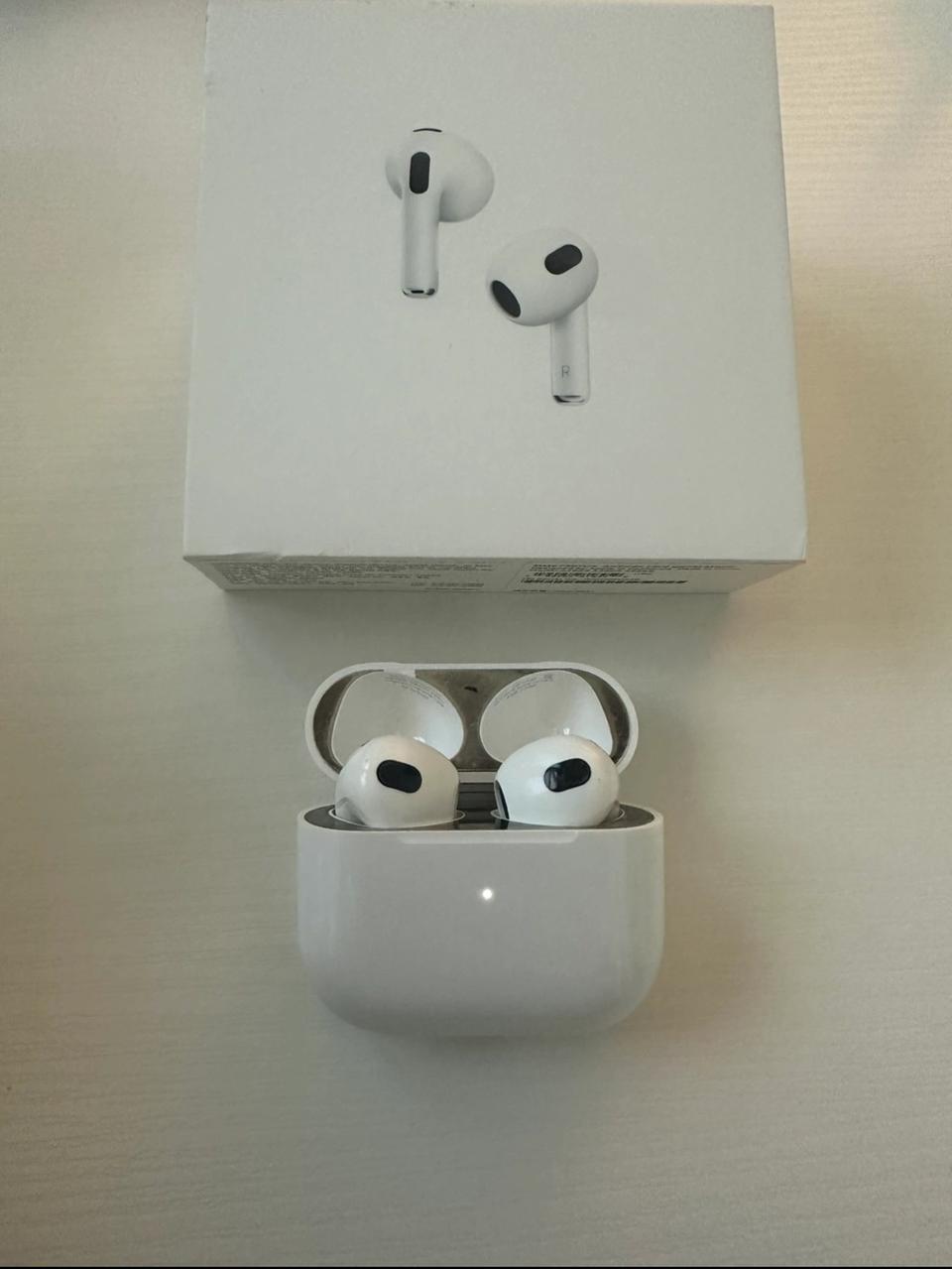 에어팟3세대 팝니다.
