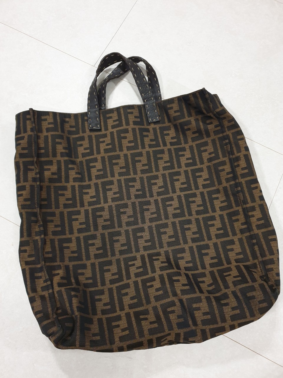 펜디 주카 토트백 (남여가능)