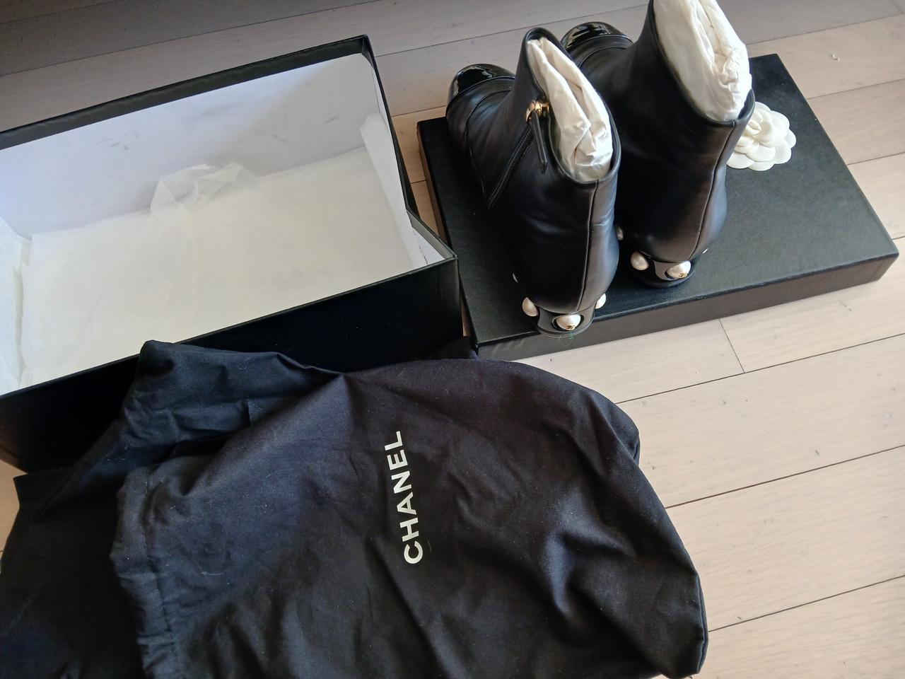 샤넬 진주 앵글 부츠