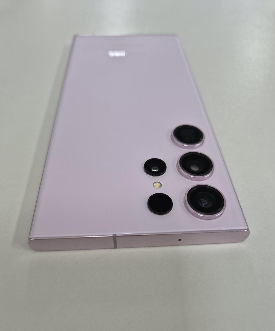 S23울트라 512G 새제품같아요~