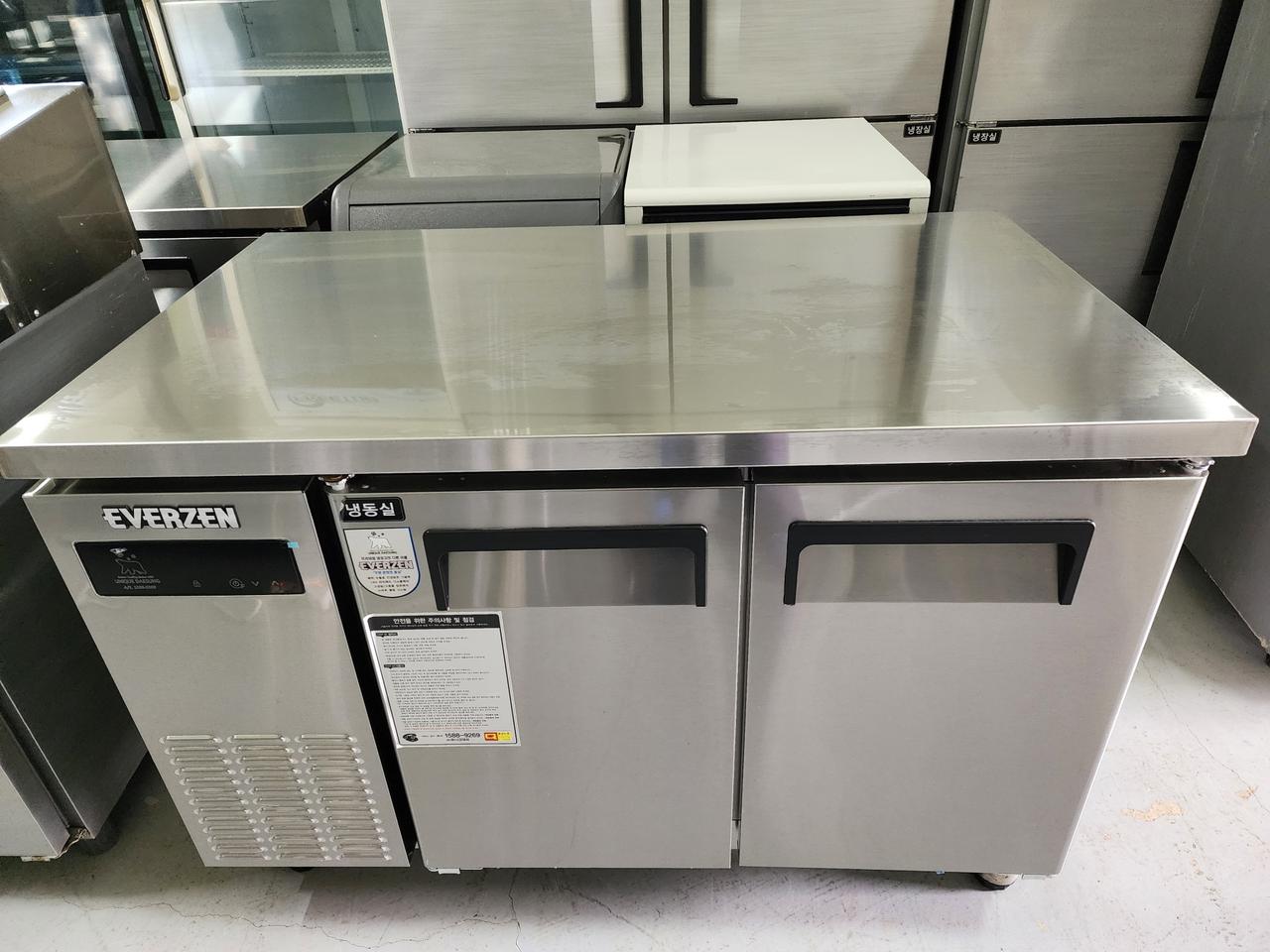 에버잰 1200테이블 냉동고 간냉식 판매 합니다