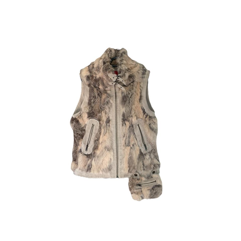 Rabbit fur buckle ivory vest