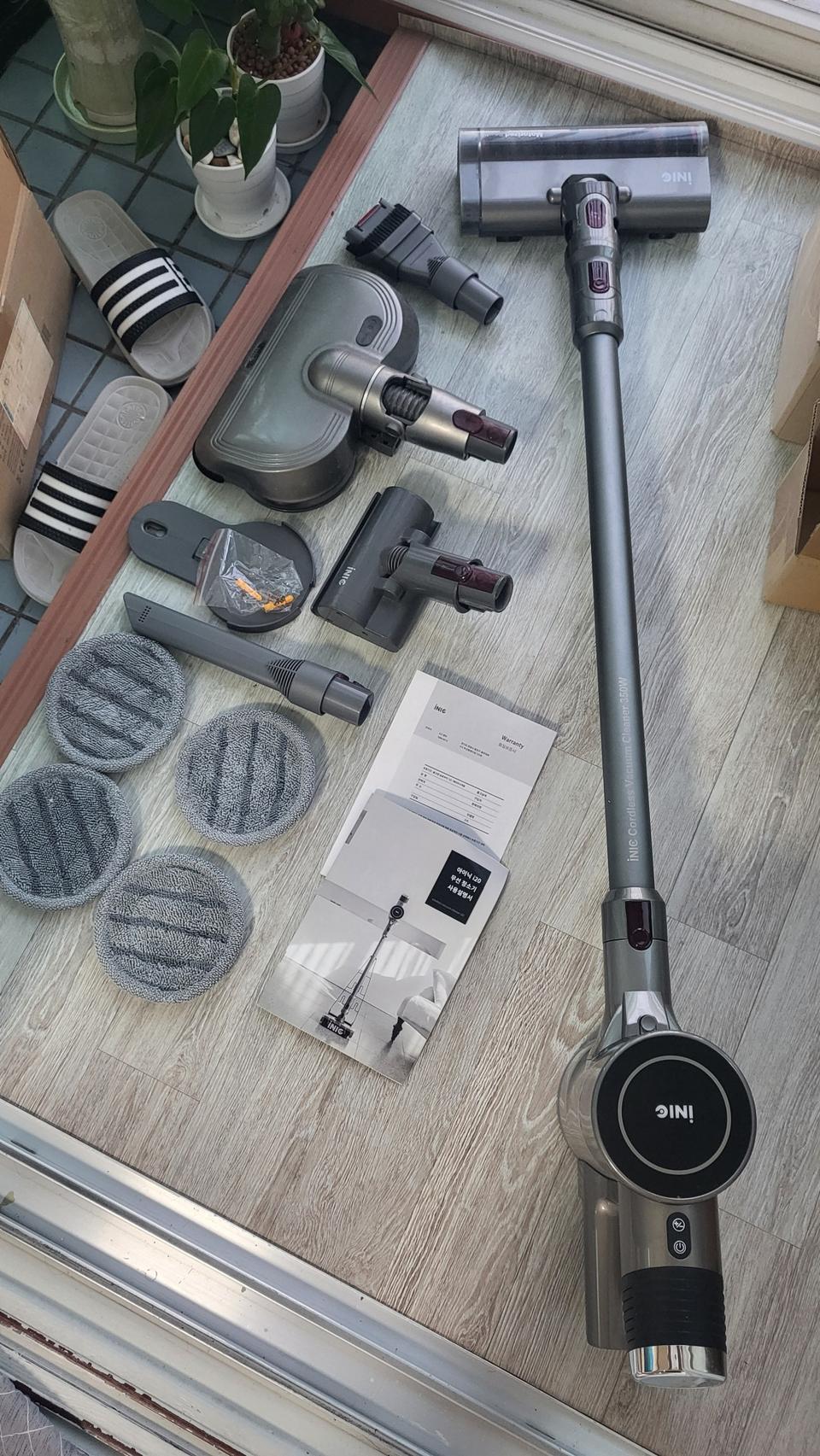 아이닉 i20 청소기 팔아요 (배터리 없음)