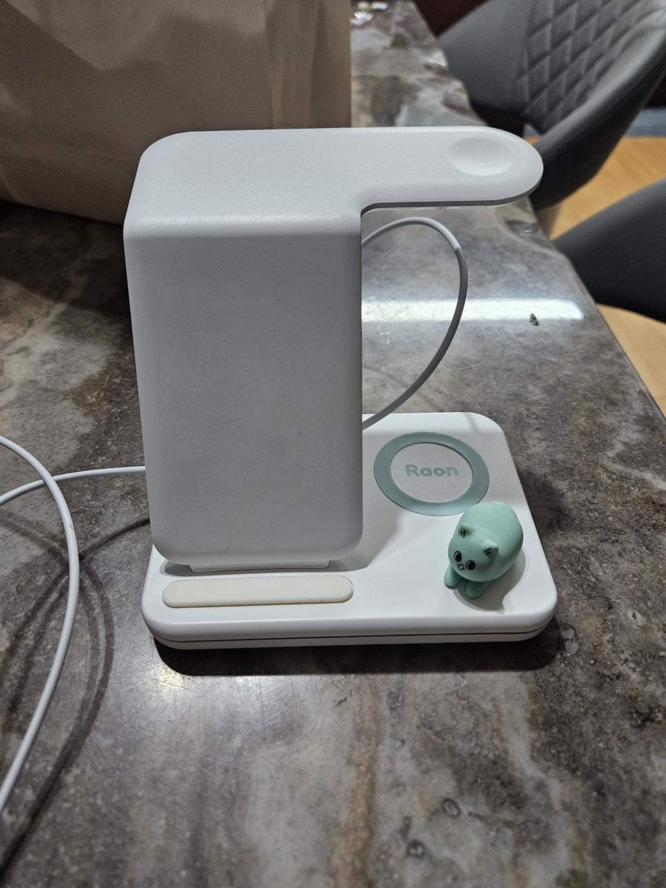 라온 무선충전기(워치.에어팟.휴대폰 동시충전가능)