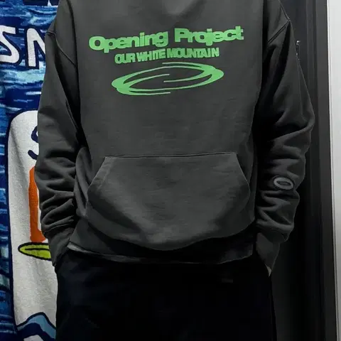 오프닝프로젝트 빅로고 후드티 차콜 L