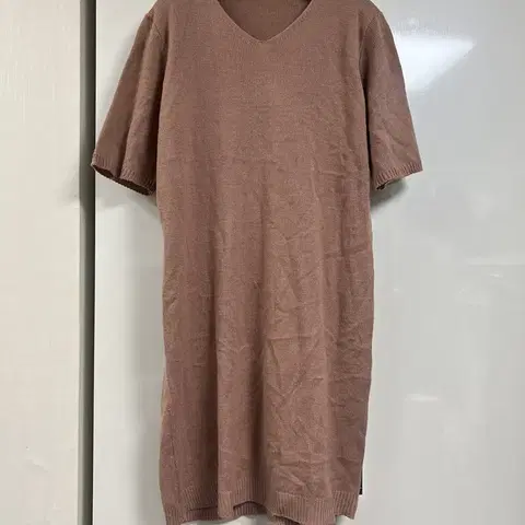 브이넥 반팔 코랄 핑크 니트 원피스 (교신 가능)