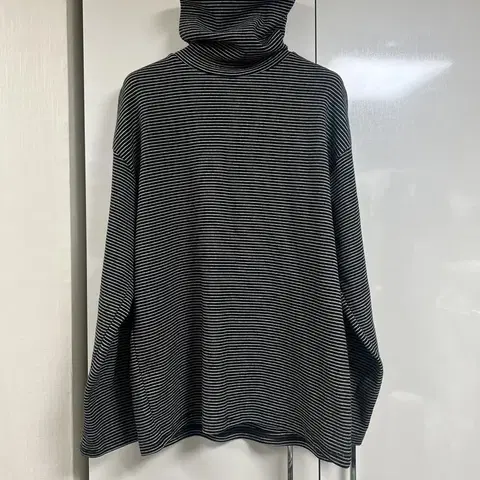 국내생산. 스트라이프 목폴라 긴팔 니트 (교신 가능)