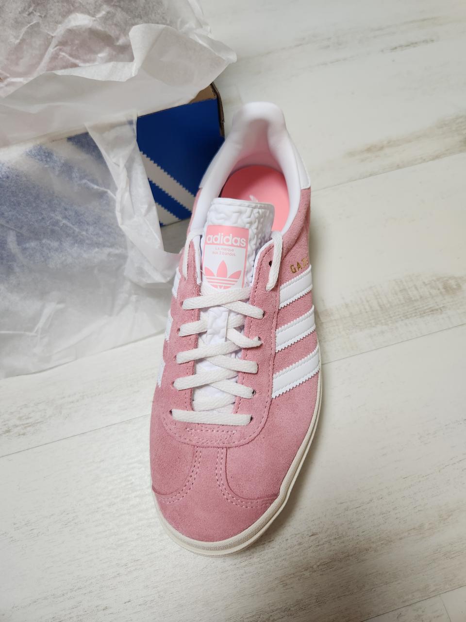 아디다스 GAZELLE BOLD 245 .새것