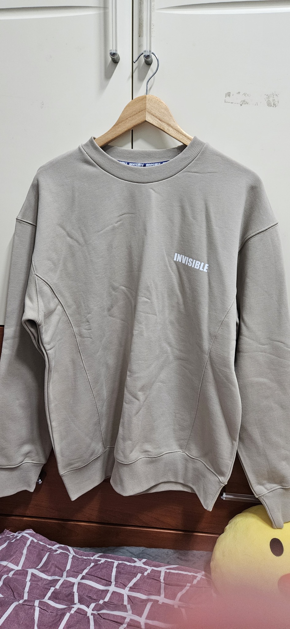 인비저블 빅 맨투맨 사이즈S 새옷입니다