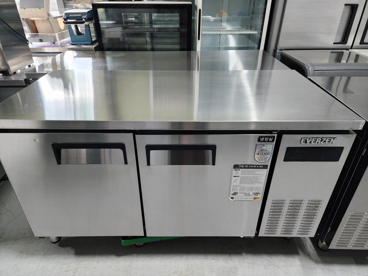 에버잰 1500테이블 냉장고 간냉식 판매 합니다