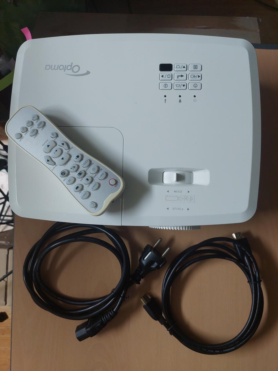 옵토마 HT29, 3500안시. 풀HD 프로젝터