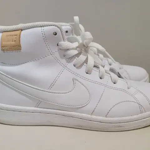 나이키 우먼스 코트 로얄2 미드 하이탑 스니커즈 245사이즈