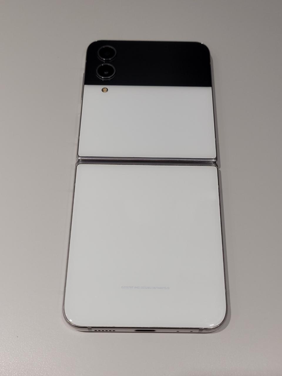 갤럭시 Z플립4 / 특S급 / 9-23번