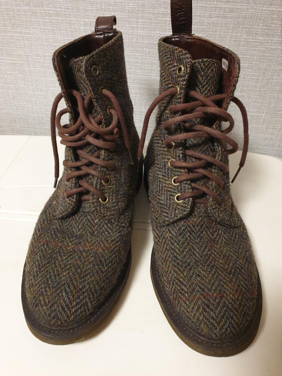 닥터마틴 × 해리스트위드 부츠