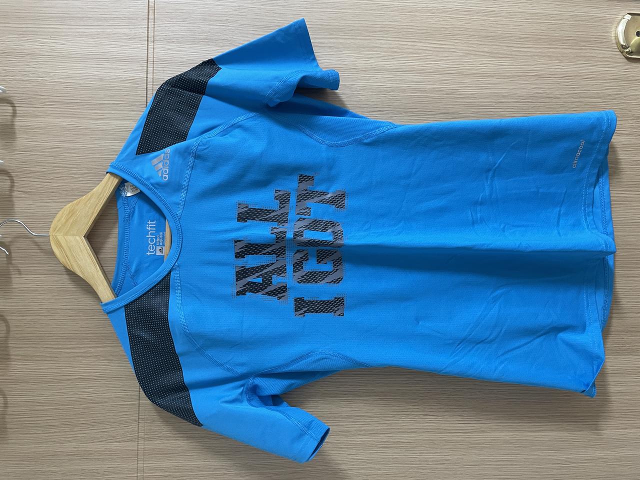 정품 아이다스 테크핏 기능성 티셔츠 [L]