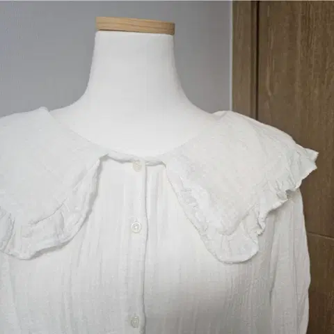 프릴 폭닥 구름 화이트 긴팔 블라우스 55 66 77가능