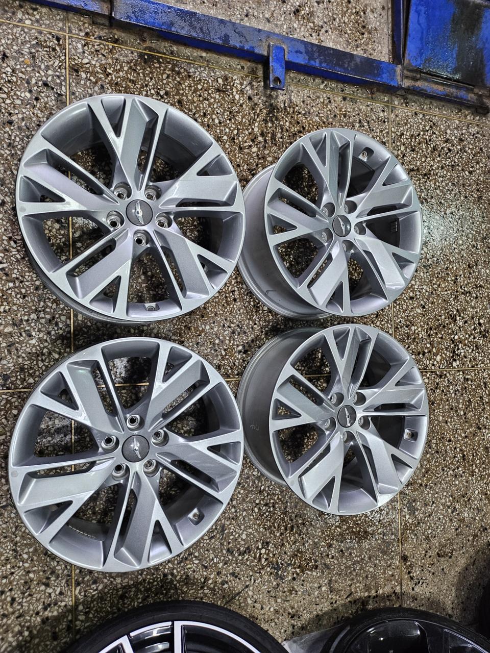 제네시스gv70 18인치 순정휠세트